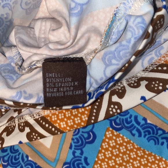 J. McLaughlin 3/4th Sleeve Printed Top - Picture 9 of 9